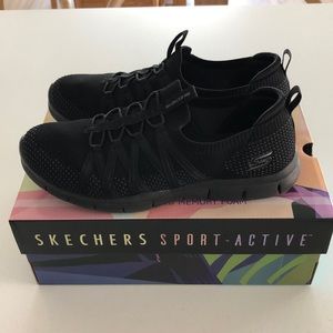 Skechers Sports active runners in black